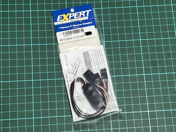 Servo Reverse Y-Lead 6" New. (Code R024)