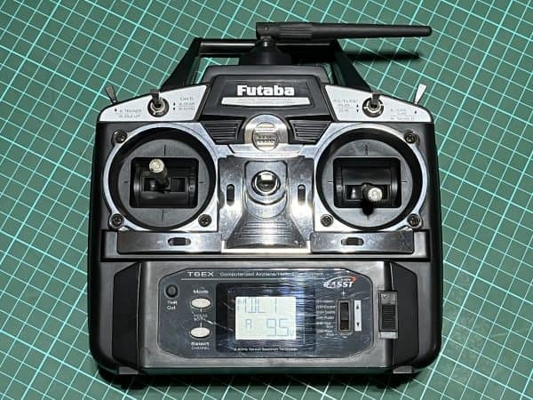 Futaba T6ES 2.4GHz Fast Transmitter. (Code R068) - Image 2