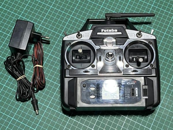 Futaba T6ES 2.4GHz Fast Transmitter. (Code R068) - Image 3