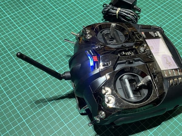JR XG8 8 Channel DMSS 2.4 Radio. (Code 072) - Image 3