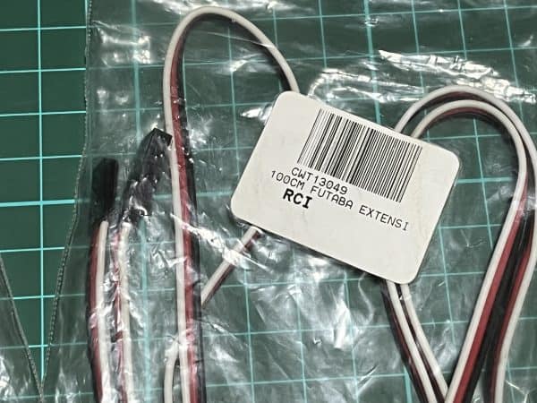 Futaba 1M servo Extensions. (Code 075) - Image 2