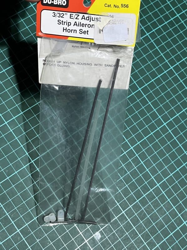 Aileron Control Horn Set. 3/32" Du-Bro. (Code 126) - Image 3