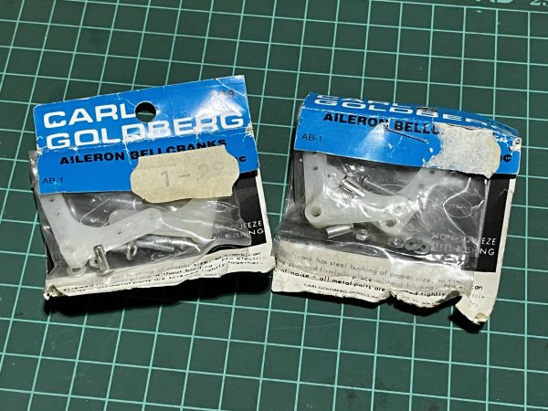 Aileron Bellcrank Carl Goldberg.  (CODE 240) - Image 2