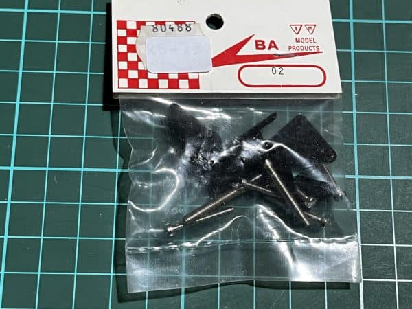 Control Horn. Steel thread Post Medium. (Code 325)
