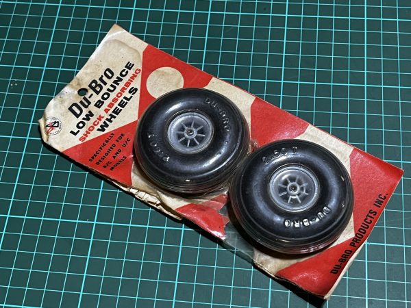 Du-Bro Low Bounce Wheels. 2.5" (Code 354)