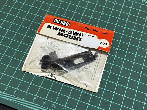 Du-Bro Kwik-Switch Mount (Code 408)