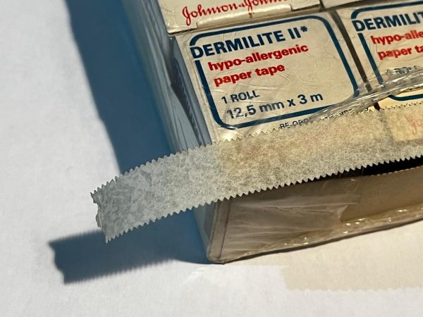 Pinked Edge Tape. Johnson& Johnson Dermilite Paper Tape. 12.5 mm Wide  x 3m Long  (Code 389)